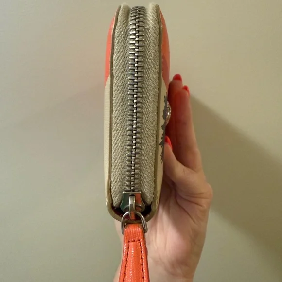 *Rare* Fendi Monster Long Wallet - Picture 4 of 10